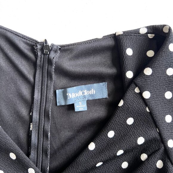 Modcloth Polka Dot Midi Dress, Fit & Flare, V-neck, fully lined, Small - Picture 4 of 6